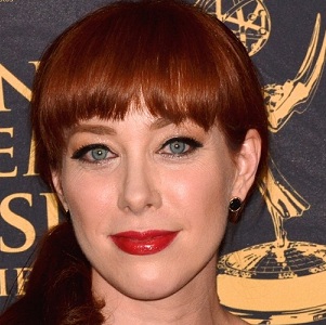 Alie Ward Married, Husband, Boyfriend, Affair, Lesbian, Net Worth, Bio