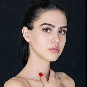 Amelia Gray Hamlin, Harry Hamlin's Daughter: Wiki, Height, Boyfriend, Dating