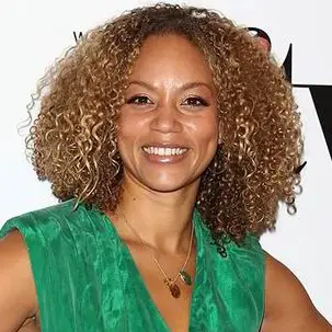 Angela Means Wiki: Age, Married, Husband, Son, Family, Net Worth