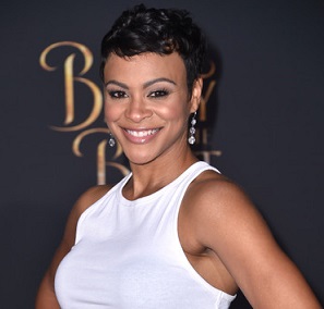 Carly Hughes Age, Married, Husband, Lesbian, Family, Bio, Height