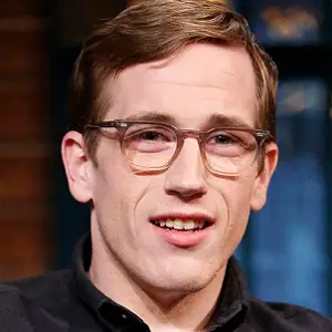 Conner O'Malley Wiki: Age, Family, Aidy Bryant, Dating - Wedding, Net Worth