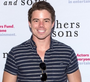 David Hull Wiki, Age, Married, Wife, Partner, Gay, Height, Parents