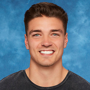Dean Unglert Wiki: Age, Birthday, Dad, Family, Girlfriend, Dating, Job, Net Worth