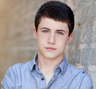 Dylan Minnette Wiki, Girlfriend, Dating, Gay, Parents, Ethnicity, Bio