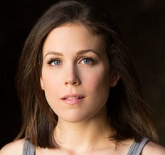 Erin Krakow Married, Husband, Boyfriend, Relationship, Family, Net Worth