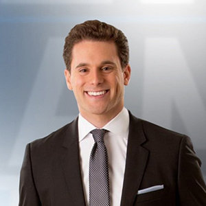 Graham Bensinger Married, Wife, Gay, Family, Height, Salary, Net Worth