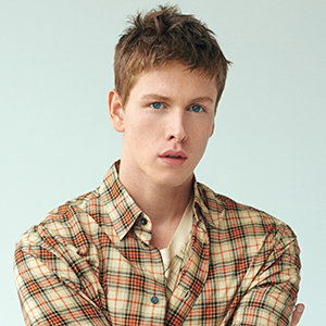 Harris Dickinson Wiki: Birthday, Girlfriend, Affair, Gay, Family, Bio