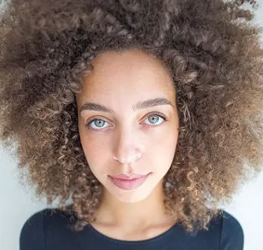 Hayley Law Wiki, Bio, Age, Parents, Ethnicity, Height, Boyfriend, Dating
