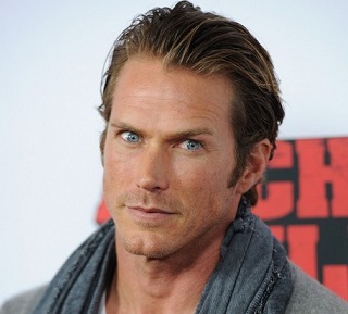 Jason Lewis Married, Wife, Girlfriend, Dating, Gay, Net Worth, Tattoo