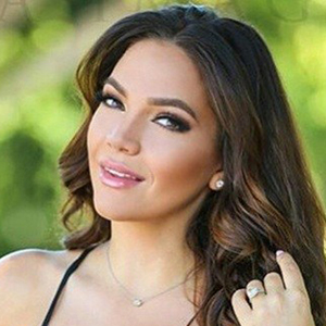 Jessica Parido Wiki, Parents, Engagement Ring, Divorce, Net Worth, Cancer