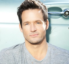 Josh Hopkins Married, Wife, Girlfriend, Dating, Gay, Shirtless, Net Worth