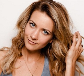 Meredith Hagner Married, Husband, Boyfriend, Dating, Parents, 2017