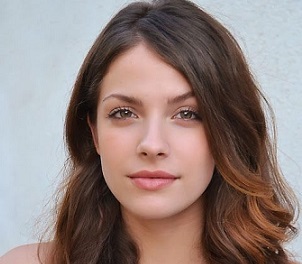 Paige Spara Wiki, Age, Married, Boyfriend, Dating, Parents, Height