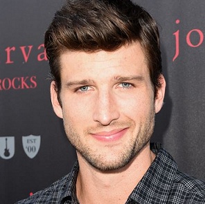 Parker Young Wiki, Girlfriend, Dating, Gay, Romance, Net Worth, TV Shows