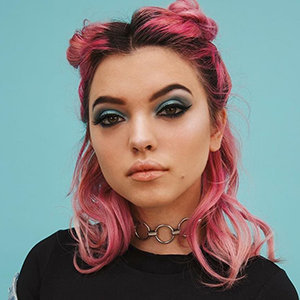 Rena Lovelis Wiki: Age, Birthday, Ethnicity, Height, Boyfriend, Dating, 2018