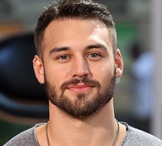 Ryan Guzman Married, Wife, Girlfriend, Split, Dating, Net Worth
