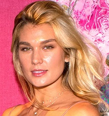 Shayna Taylor Wiki, Age, Boyfriend, Dating, Romance, Net Worth, Job