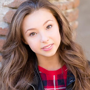Sophia Lucia Wiki, Parents, Height, Dance, Movie, Net Worth, Dating, Voice
