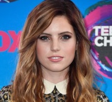 Sydney Sierota Wiki, Boyfriend, Dating, Affair, Family, Net Worth, Height