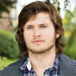 Tom Weston-Jones Married, Wife, Girlfriend, Dating, Gay, Height, Parents