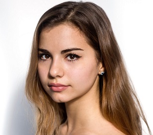 Violetta Komyshan Wiki, Age, Boyfriend, Ansel Elgort, Height, School
