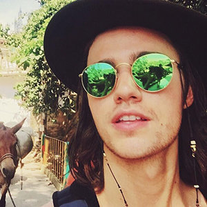 Anthony De La Torre Wiki: Age, Height, Girlfriend, Dating, Family, Vida