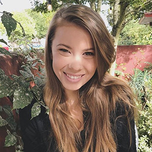 Bindi Irwin Boyfriend, Measurements, Family, Net Worth