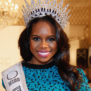 Candiace Dillard Wiki: Engaged, Wedding, Family, Net Worth