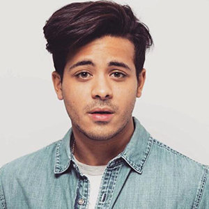 Christian Navarro Wife, Girlfriend, Gay, Net Worth
