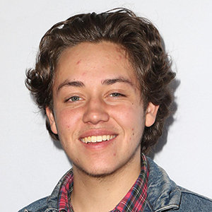 Ethan Cutkosky In 2018; Gay, Dating, Net Worth