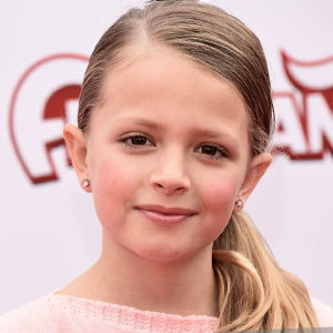 Giselle Eisenberg Wiki: Age, Dad, Mom, Height, Sister, TV Shows, 2018
