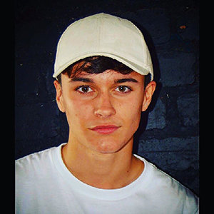 Aedan Duckworth Wiki, Dating, Parents, Net Worth
