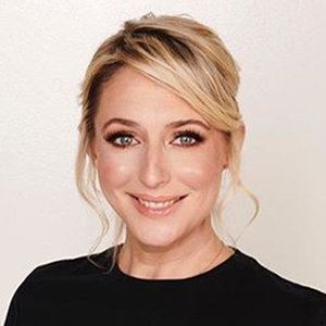 Ali Bastian Married, Partners, Baby & Pregnant Details