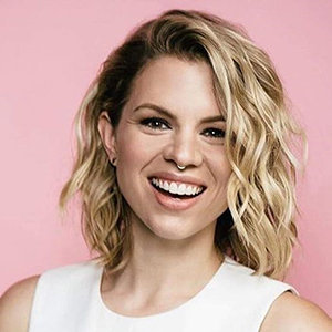 Ali Liebert, Lesbian Actress Dating Status & Family Overview