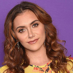 Alyson Stoner Wiki, Boyfriend, Partner, Gay