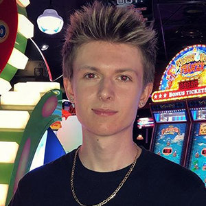 Arcade Warrior Wiki, Girlfriend, Family, Net Worth