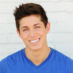 Brandon Larracuente Ethnicity, Girlfriend, Net Worth