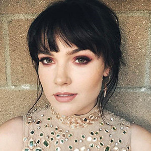 Cait Fairbanks Wiki, Age, Parents | 'The Young and the Restless' Star Facts
