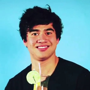 Calum Hood Girlfriend, Ethnicity, Net Worth