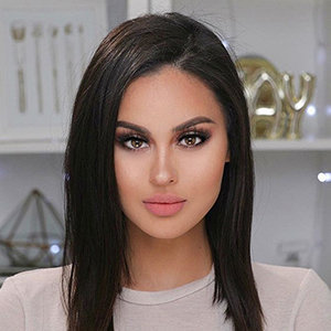 Christen Dominique Wiki, Age, Wedding, Husband, Son