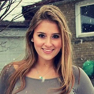 Claire Abbott Wiki, Age, Sister, Parents