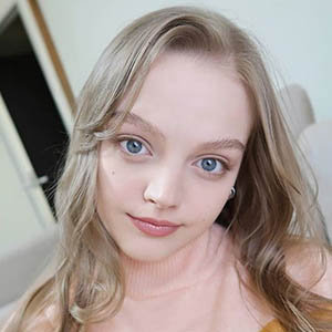 Who Is Dakota Rose? Sister & Family Details Of Real Life Barbie