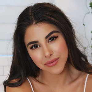 Daniella Monet Boyfriend, Dating, Engaged, Net Worth