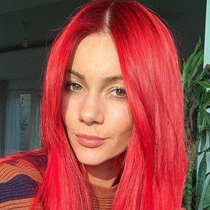 Dianne Buswell & Joe Sugg Relationship: Dating Life Covered In Detail
