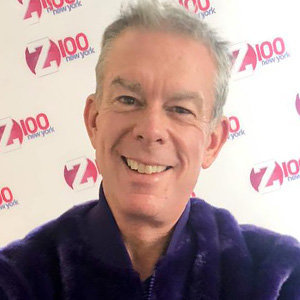 Elvis Duran Gay, Boyfriend, Engaged, Salary, Net Worth