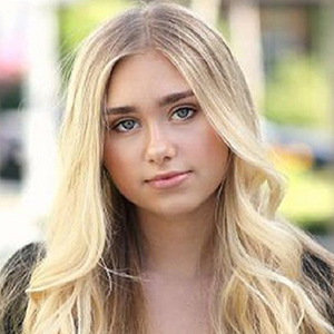 Emily Skinner Wiki, Dating, Boyfriend, Parents
