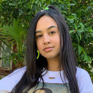 Emily Tosta Wiki, Age, Ethnicity, Boyfriend, Now