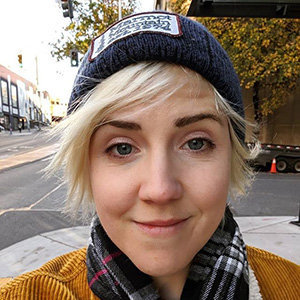 Hannah Hart Is Engaged & Planning For Wedding In 2020 | Details