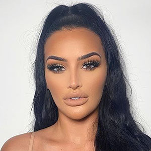 Holly Boon Bio: From Age, Dating Status, Makeup, Hair To Surgery