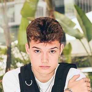 Ian Jeffrey Wiki, Gay, Net Worth, Family